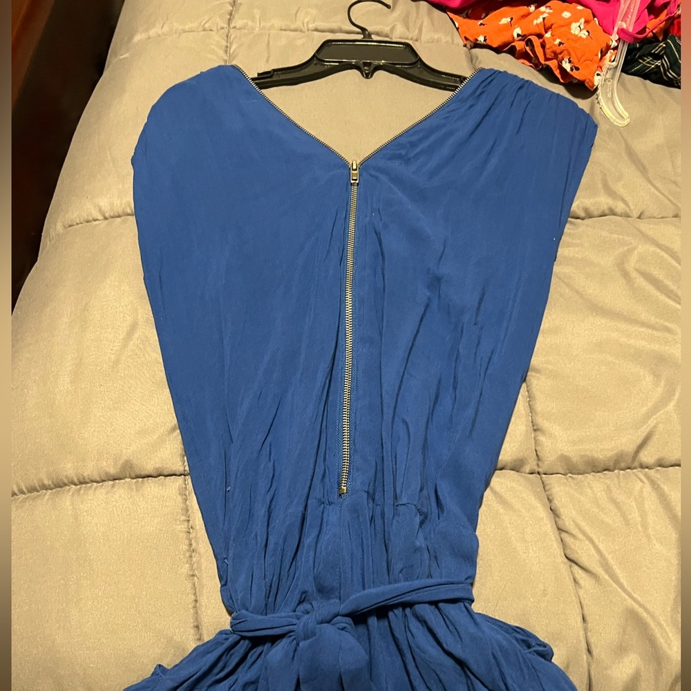**NEW LISTING!!** Guess navy blue zip up romper